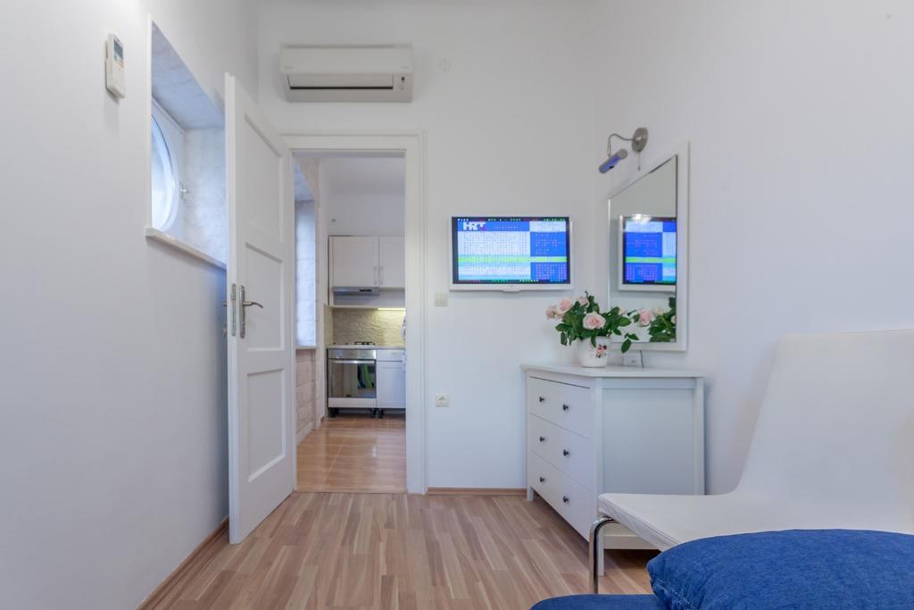 Chic Apartment In Center 스플리트 객실 사진