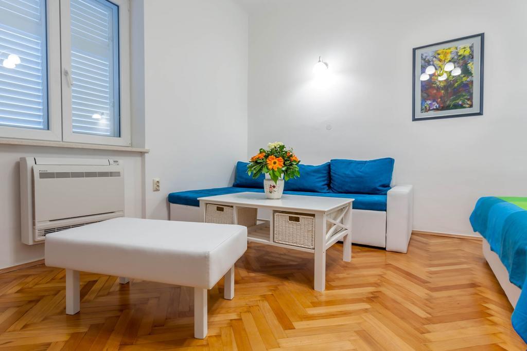 Chic Apartment In Center 스플리트 객실 사진