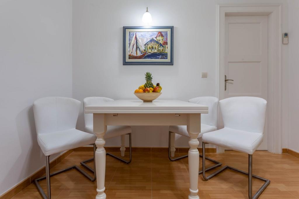 Chic Apartment In Center 스플리트 객실 사진